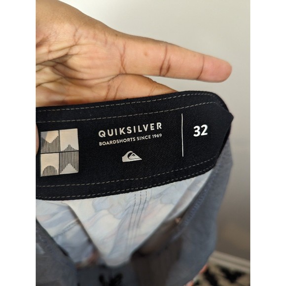 Quicksilver Floral Highline Silent Fury 19" Boardshorts Men Size 32 - Picture 7 of 11